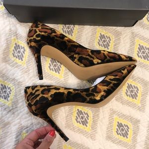 Velvet leopard Mila pump